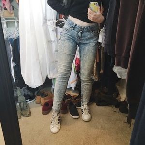 Wallflower Mid-rise Acid Wash Jeans